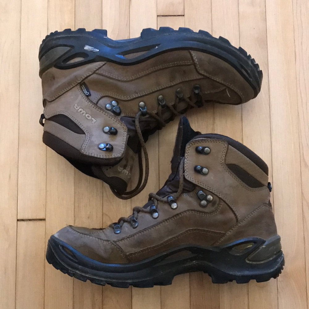 Lowa Renegade women’s hiking boots 10 narrow.